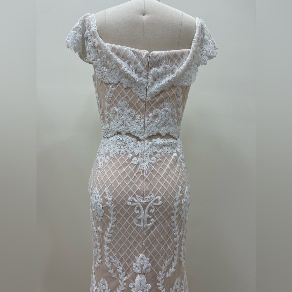 WHITE DRESS - Picture 6 of 6